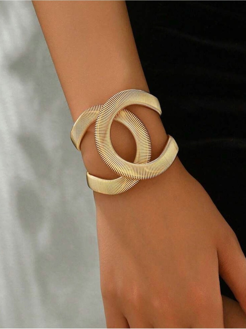 Gold Interlinked Ribbed Cuff Bracelet - Picture 5 of 5